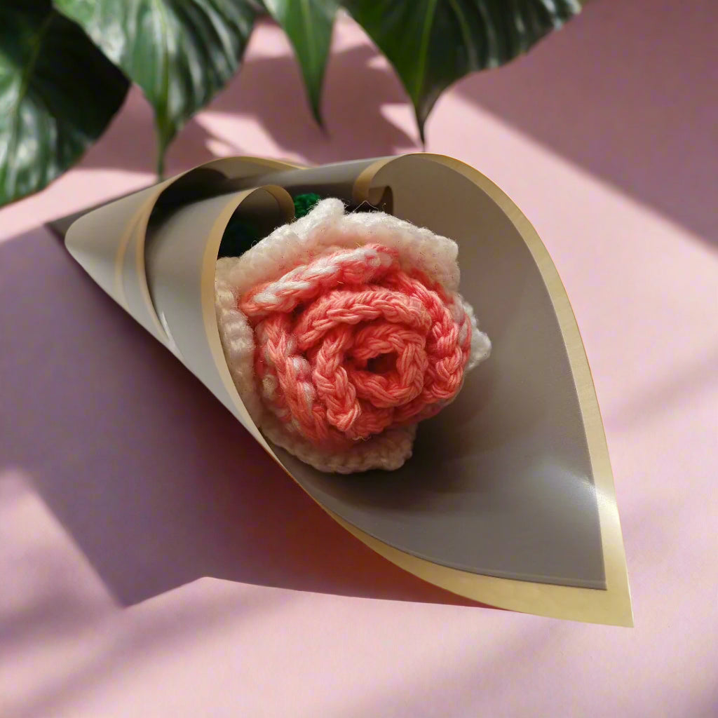 Pink & White Handcrafted Crochet Rose Bouquet – Eternal Valentine’s Gift, Forever Flower Bouquet, Anniversary & Home Décor