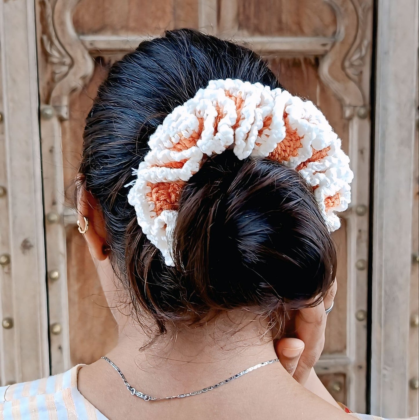Avnyara by Art Tales Handmade Crochet Gajra for Women | Reusable Floral Juda/Bun Hair Accessory | Bridal Wedding Festive | Available in 4 Shades