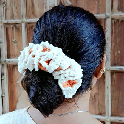 Avnyara by Art Tales Handmade Crochet Gajra for Women | Reusable Floral Juda/Bun Hair Accessory | Bridal Wedding Festive | Available in 4 Shades