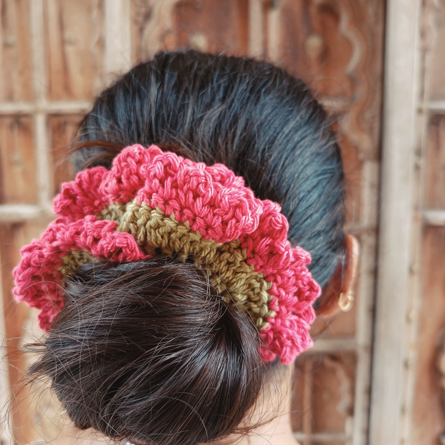 Avnyara by Art Tales Handmade Crochet Gajra for Women | Reusable Floral Juda/Bun Hair Accessory | Bridal Wedding Festive | Available in 4 Shades